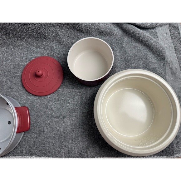 Lorena Bella™ Mini Multi Cooker with Steamer & Ramekins - Picture 3 of 6